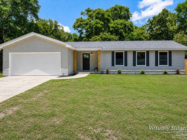 5141 Westport Dr, Milton, FL 32571