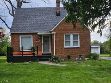 4624 Derbyshire Drive, North Randall, OH 44128