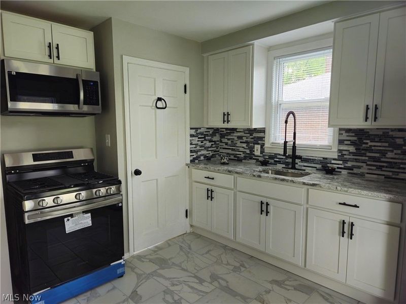 4624 Derbyshire Drive, North Randall, OH 44128 Photo 3