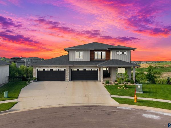7308 E Gray Eagle Cir, Sioux Falls, SD 57110