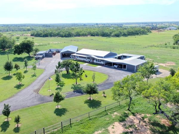 6653 Fm 539, Floresville, TX 78114