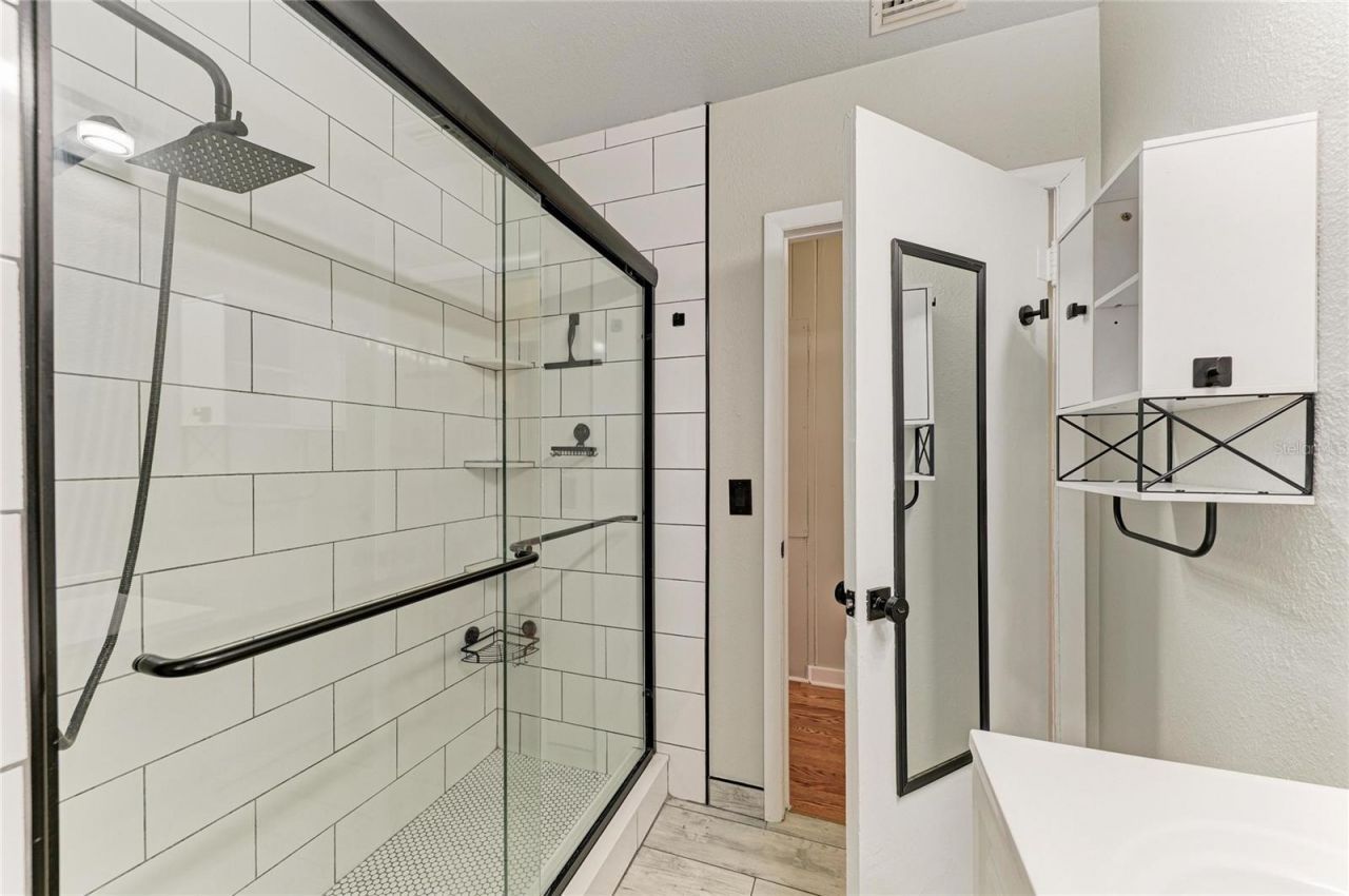 939 N Lockwood Ridge Road, Sarasota, FL 34237 Photo