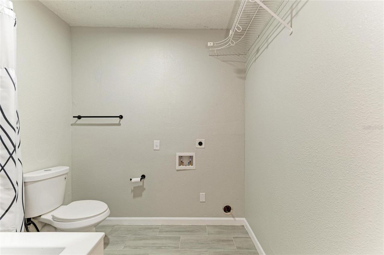 939 N Lockwood Ridge Road, Sarasota, FL 34237 Photo