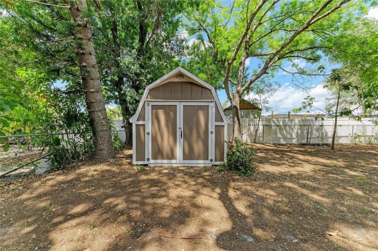 939 N Lockwood Ridge Road, Sarasota, FL 34237 Photo