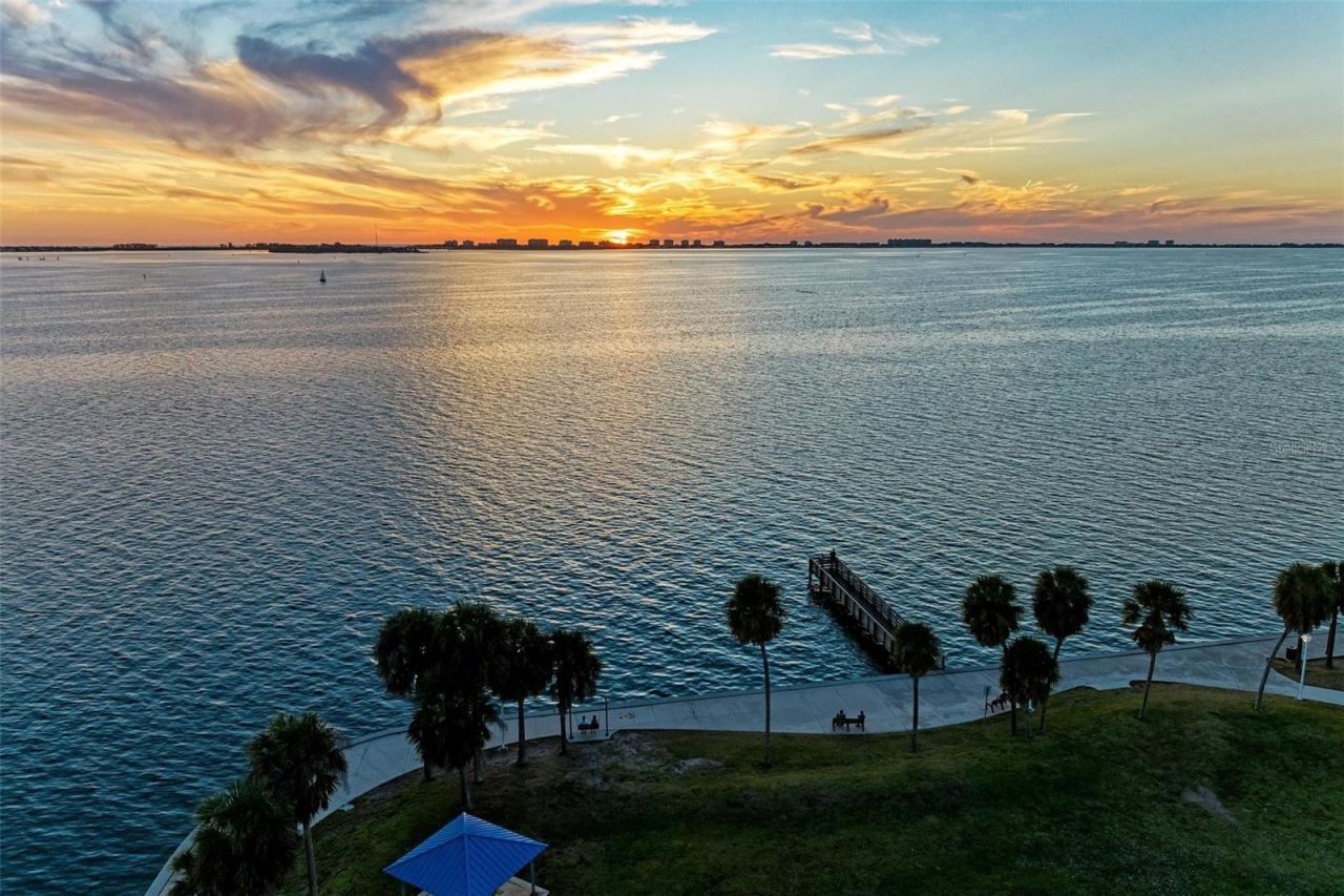 939 N Lockwood Ridge Road, Sarasota, FL 34237 Photo