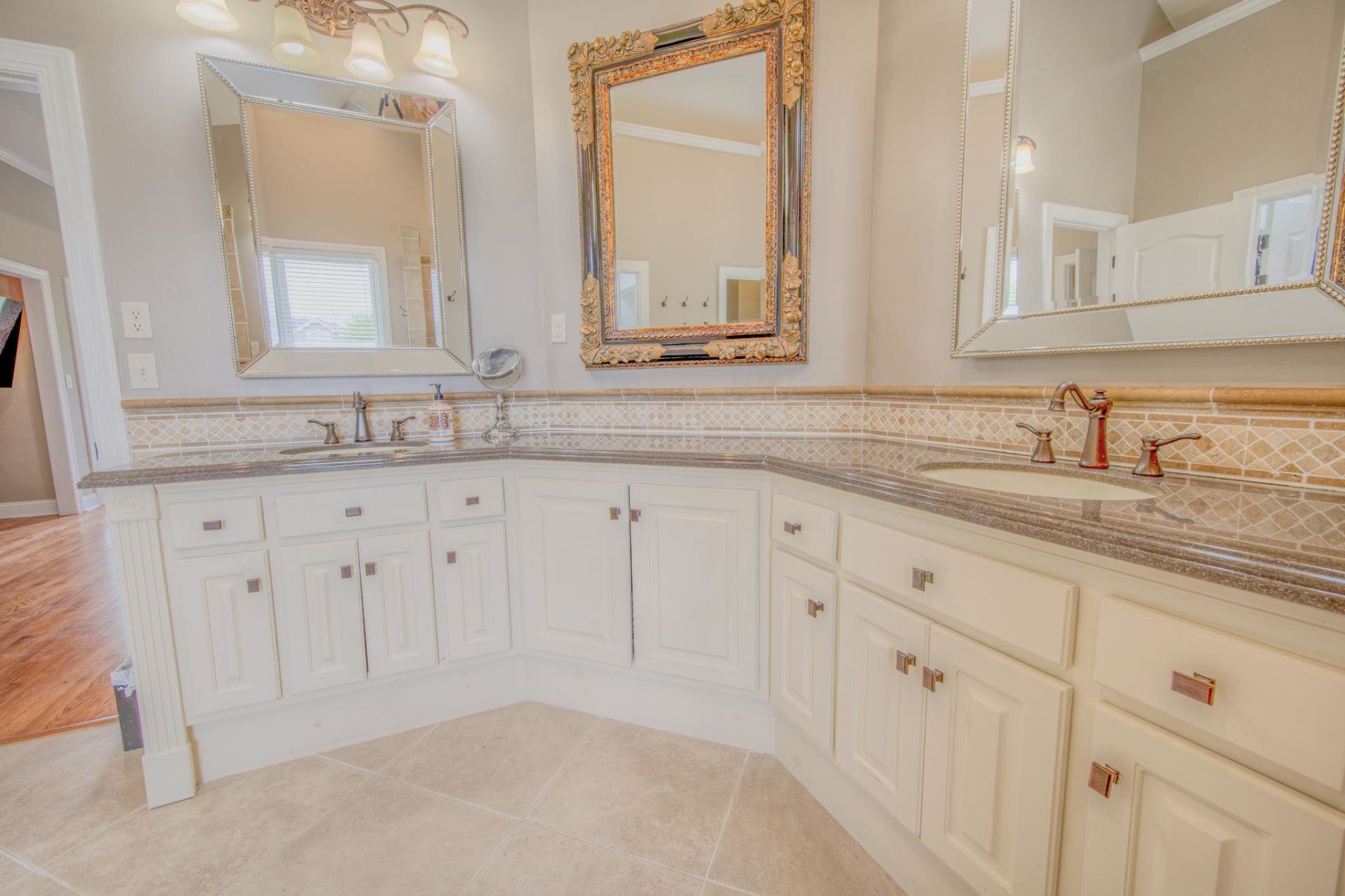 3771 Waterford Dr. Photo 18