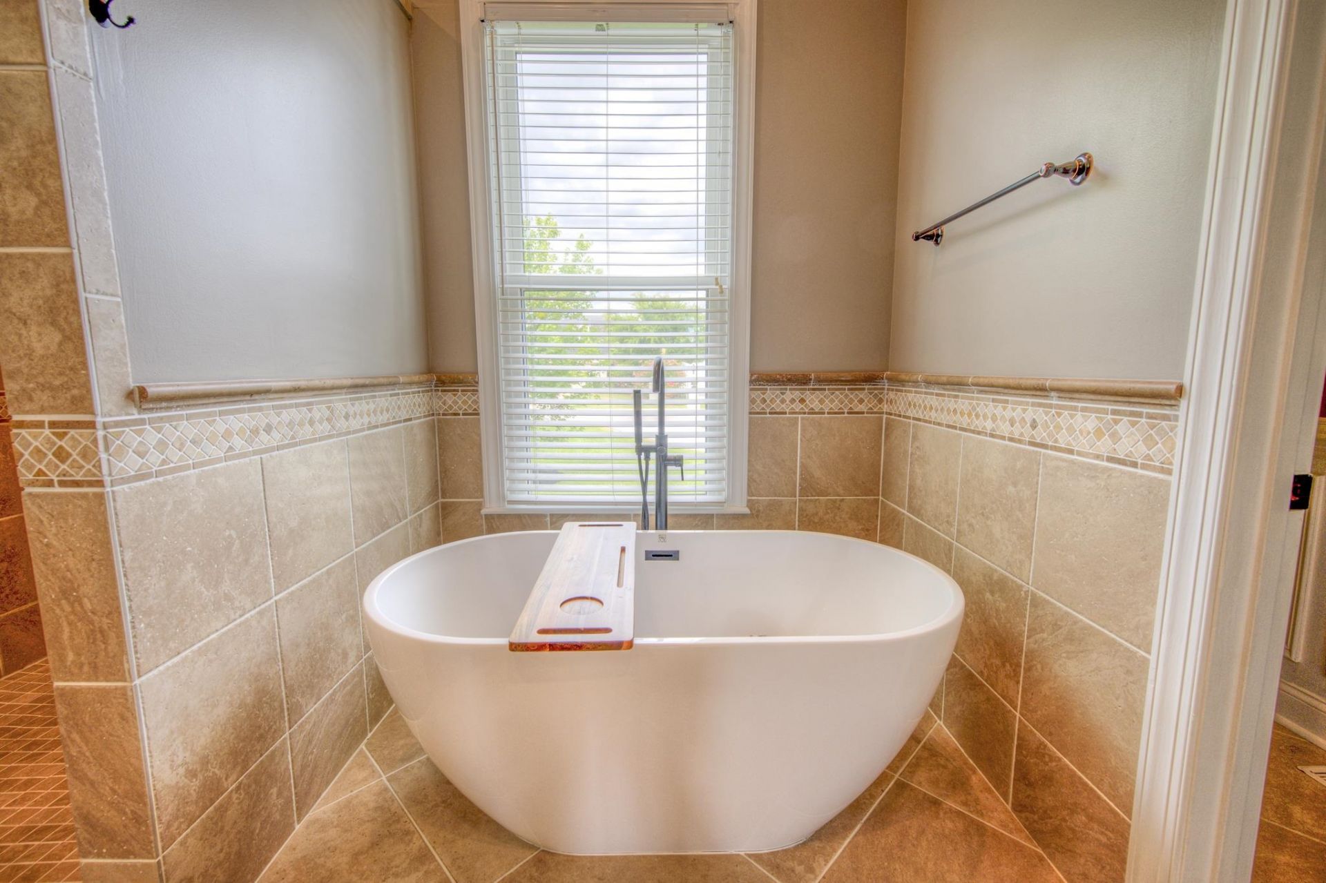 3771 Waterford Dr. Photo 19