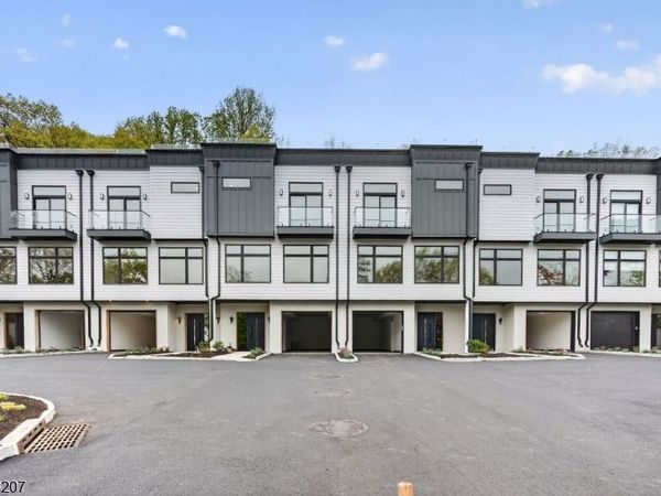 522 Valley Rd, Clifton, NJ 07013