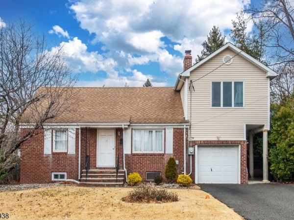 35 Taggart Way, Saddle Brook, NJ 07663