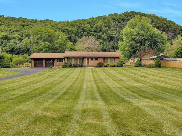 2015 Evergreen RD , Covington, VA 24426