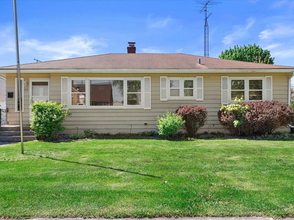 1715 26th St, Kenosha, WI 53140