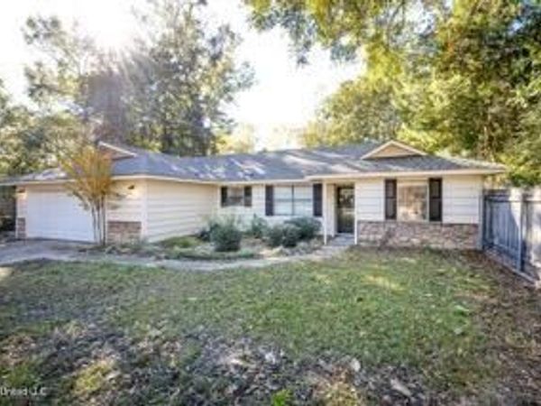 205 Halstead Road, Ocean Springs, MS 39564