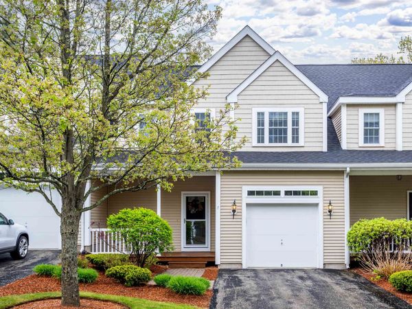 7 Augustus Circle, Merrimack, NH 03054