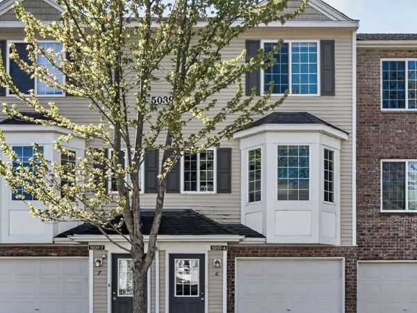 5039 Evergreen Drive N, Unit #6, Hugo, MN 55038