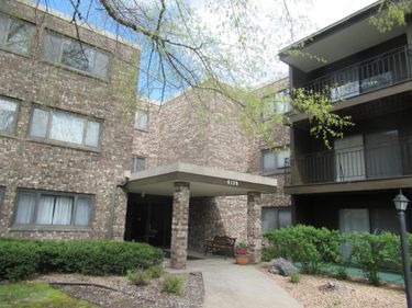 4120 Parklawn Avenue, Unit 135, Edina, MN 55435