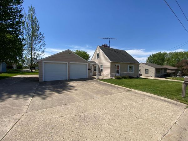 2021 Tower Road , Albert Lea, MN 56007