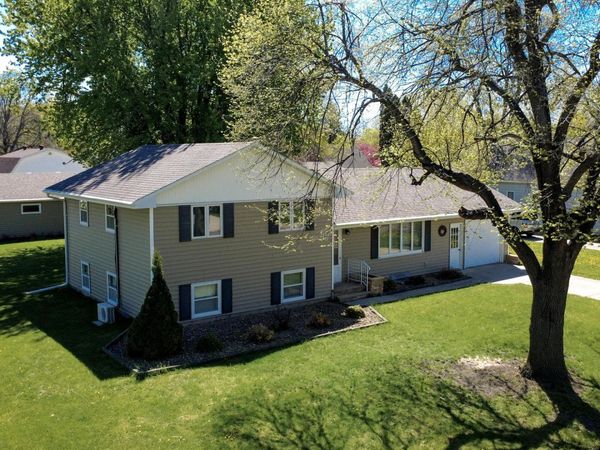 807 N Renville Street , Winthrop, MN 55396