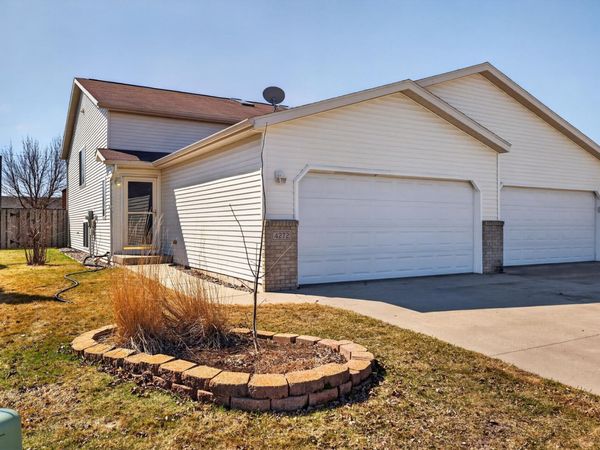 4272 39 1/2 Avenue S, Fargo, ND 58104