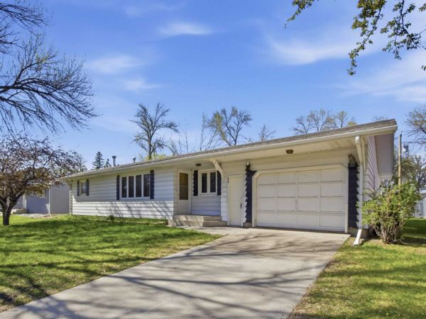 208 10 1/2 Avenue W, West Fargo, ND 58078