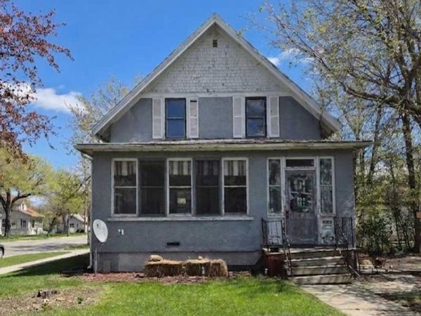 609 10th Street N, Fargo, ND 58102