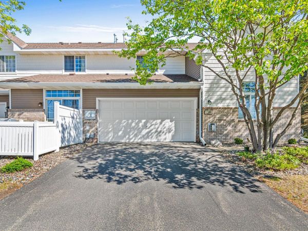 17980 Cobblestone Way , Eden Prairie, MN 55347