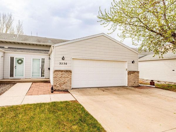 3236 35th Avenue S, Fargo, ND 58104