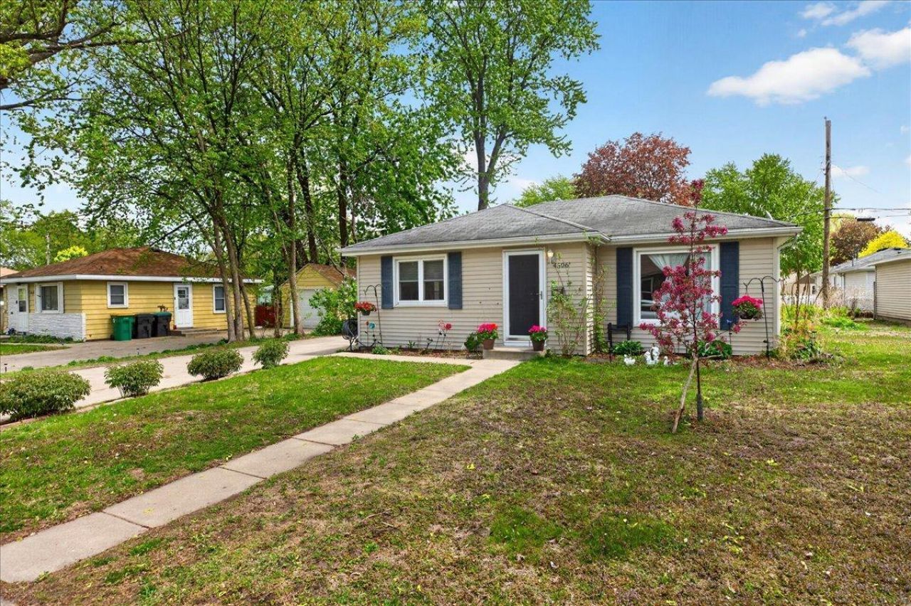 4506 Yates Avenue N, Crystal, MN 55422