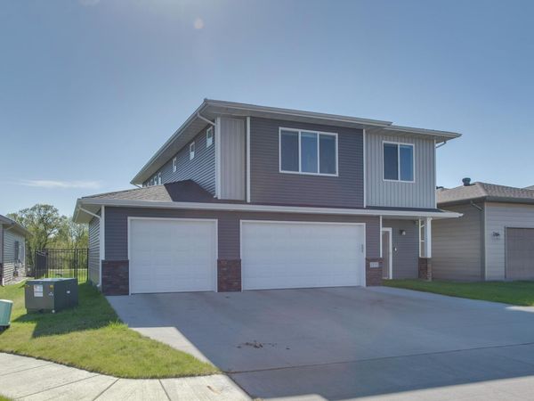 3255 10th Street N, Fargo, ND 58102