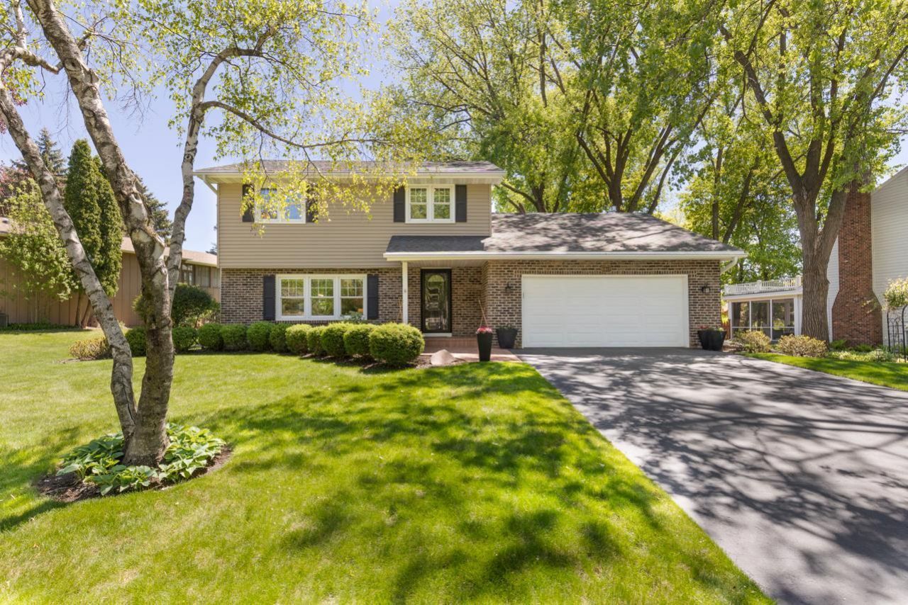 6917 W 82nd Street, Bloomington, MN 55438