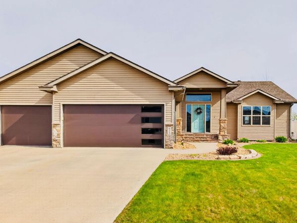 912 35th Avenue W, West Fargo, ND 58078
