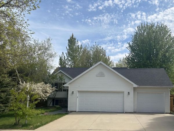 2516 Colleen Lane NE, Rochester, MN 55906