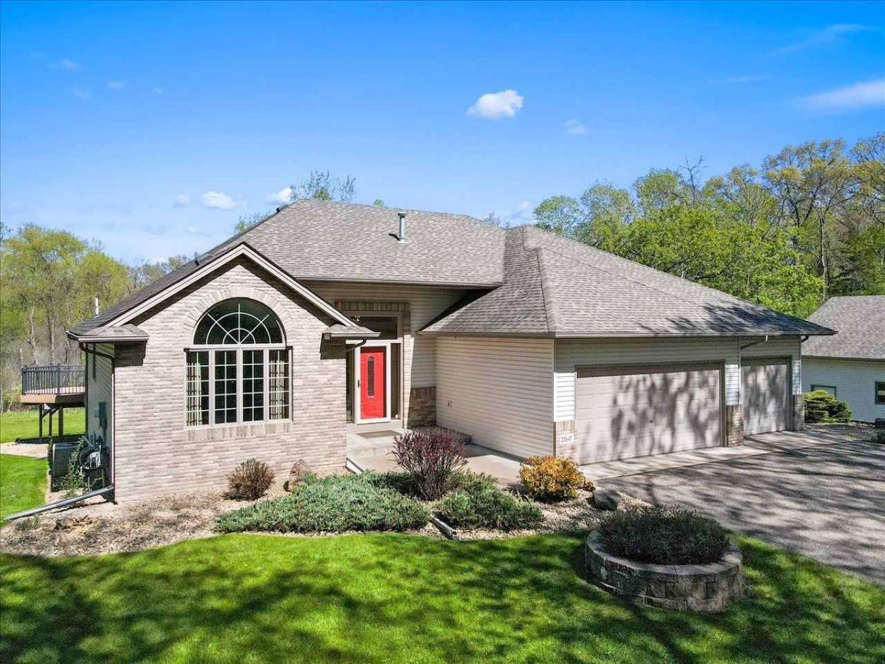 25647 Gustavus Court , Wyoming, MN 55092