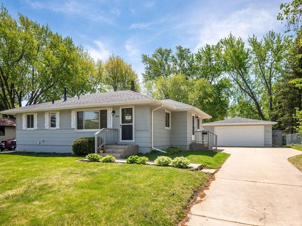 8101 47th Avenue N, New Hope, MN 55428