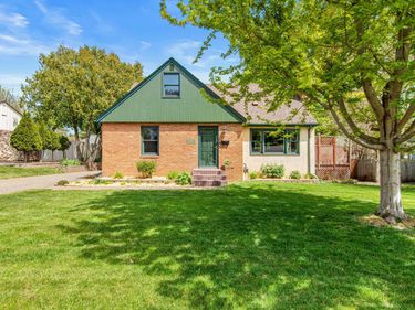 1420 Winnetka Avenue N, Golden Valley, MN 55427