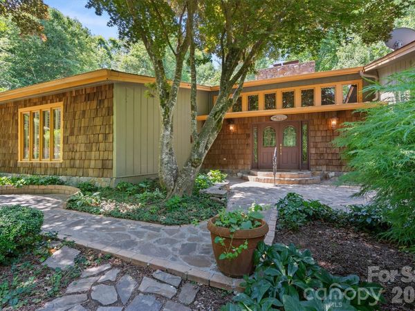 655 21st Avenue NW, Hickory, NC 28601