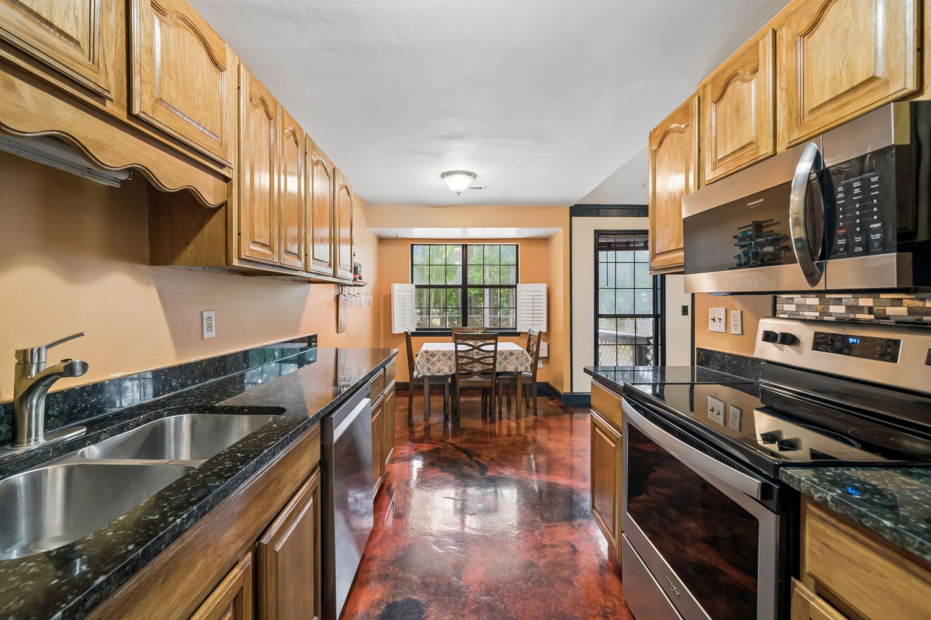410 Fox Hunt Road Photo 9