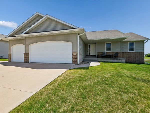 612 Deer Ridge Drive, Atkins, IA 52206