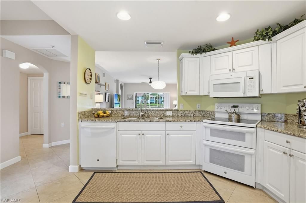 3039 Horizon Ln, Unit 2105, Naples, FL 34109 Photo