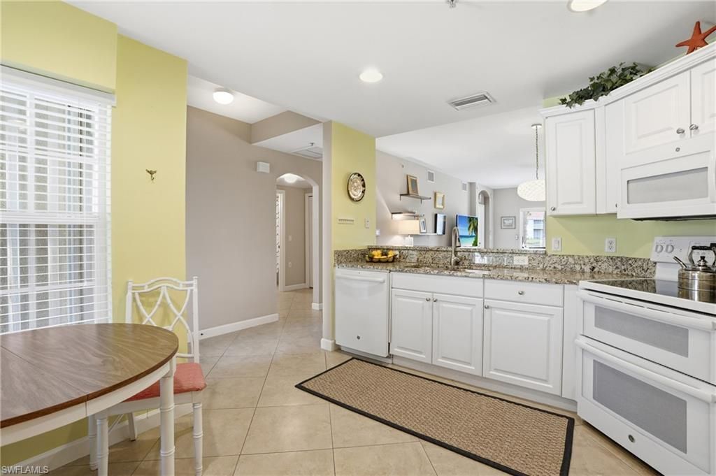 3039 Horizon Ln, Unit 2105, Naples, FL 34109 Photo