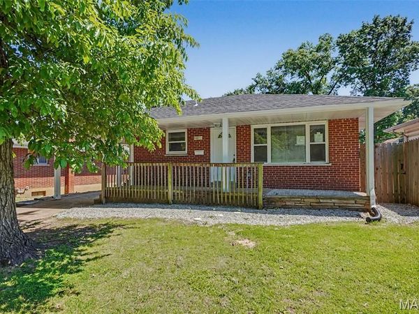 6670 Kenwood Drive, Northwoods, MO 63121
