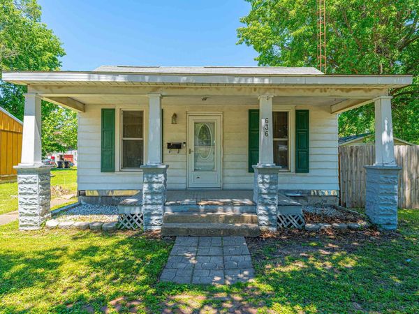 636 4TH Street, Lincoln, IL 62656