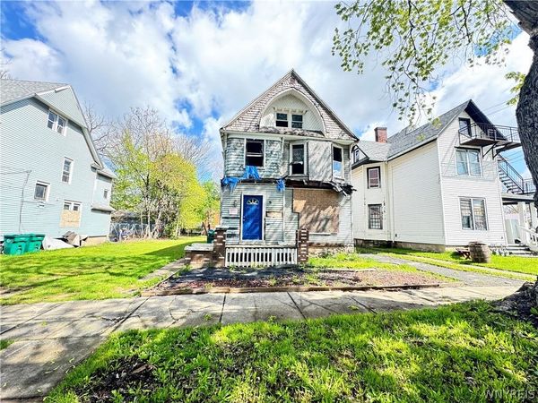1018 Cleveland Avenue, Niagara Falls, NY 14305