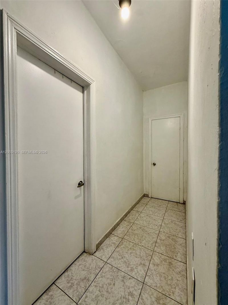 3000 NW 5th St, Miami, FL 33125 Photo