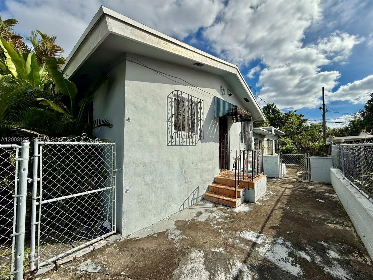 3000 NW 5th St, Miami, FL 33125 Photo