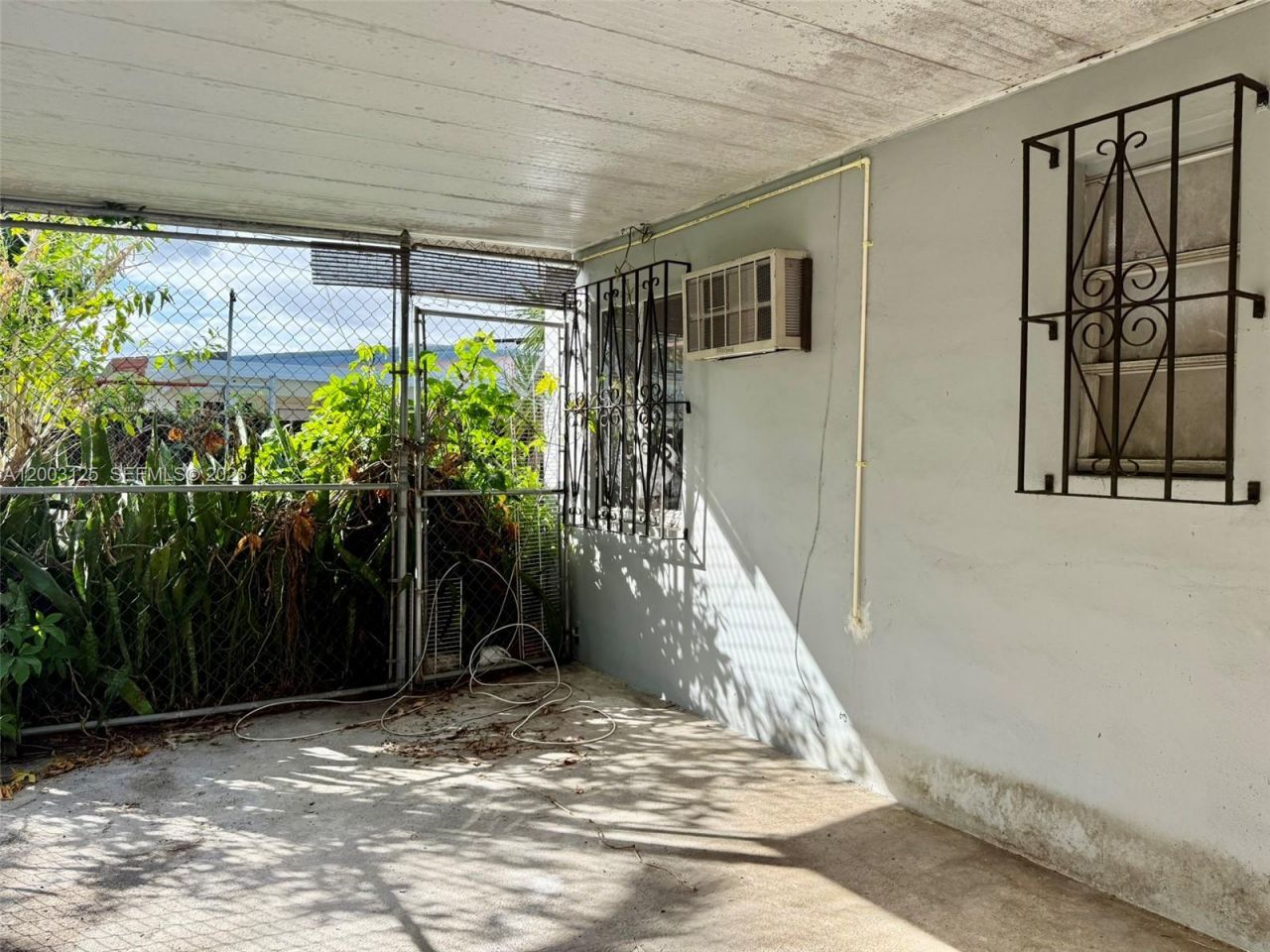 3000 NW 5th St, Miami, FL 33125 Photo