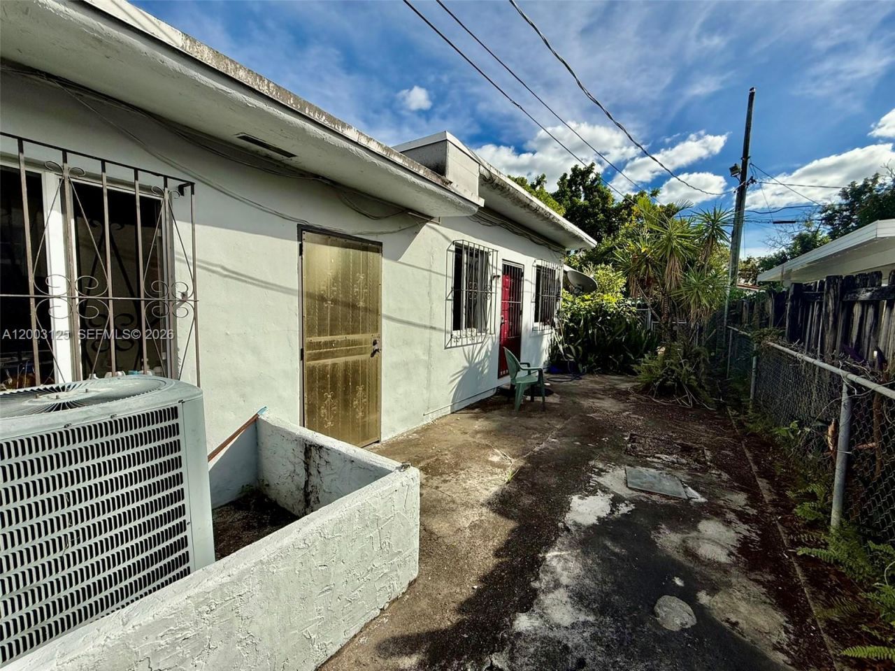 3000 NW 5th St, Miami, FL 33125 Photo