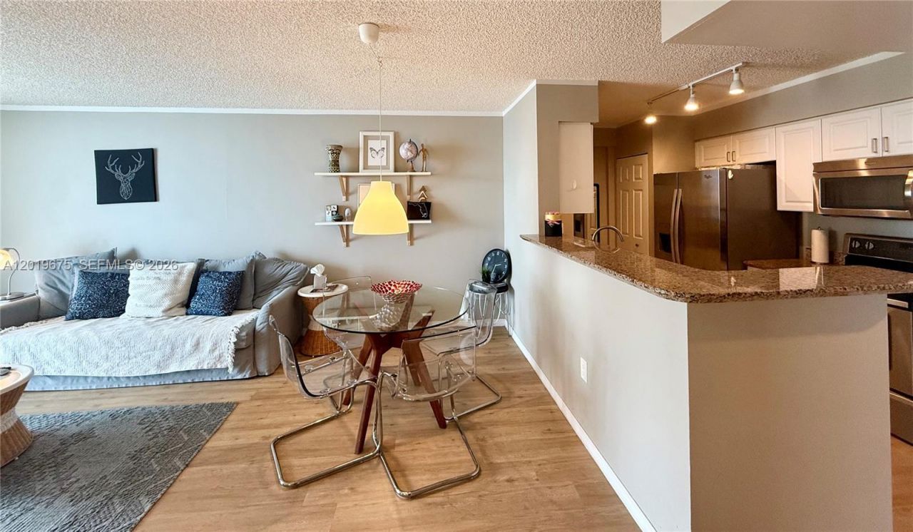 1155 Brickell Bay Dr, Unit 1205, Miami, FL 33131 Photo