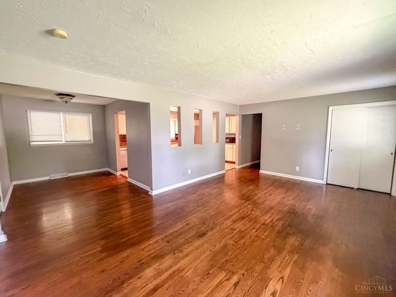 3770 Julie Drive, Franklin Twp, OH 45005 Photo 4