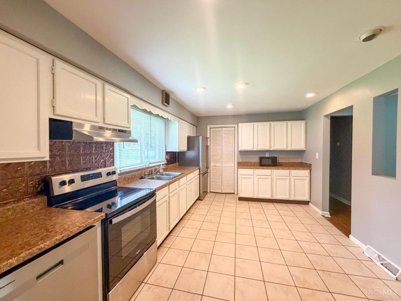 3770 Julie Drive, Franklin Twp, OH 45005 Photo 5