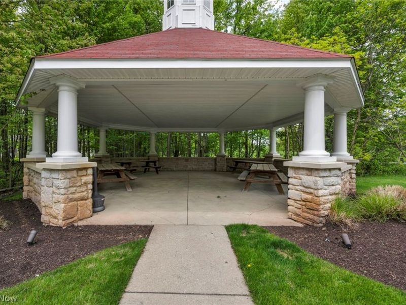 32708 Albion Drive, Avon Lake, OH 44012 Photo 12